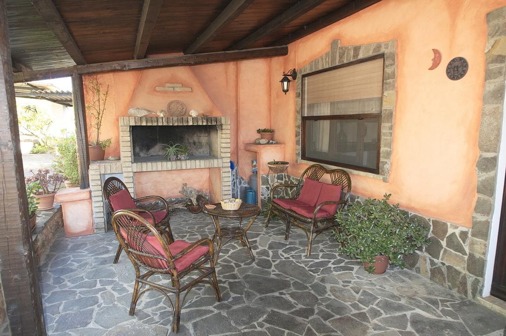 Casa Sa Carrubedda Villa SantʼAnna Arresi Rom bilde